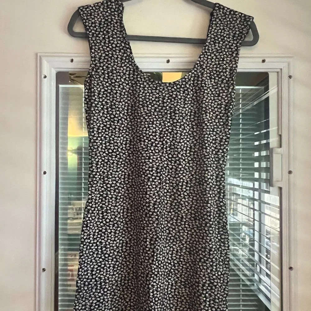 VOLCOM BLACK AND WHITE MINI DRESS SIZE SMALL - Picture 1 of 4